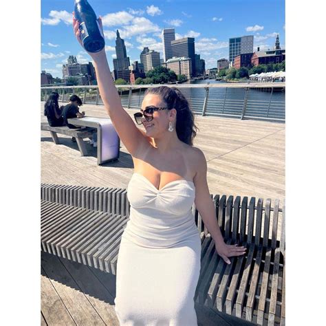 veronica 36 g|NY woman who tossed her 36G bra at Drake now in talks with。